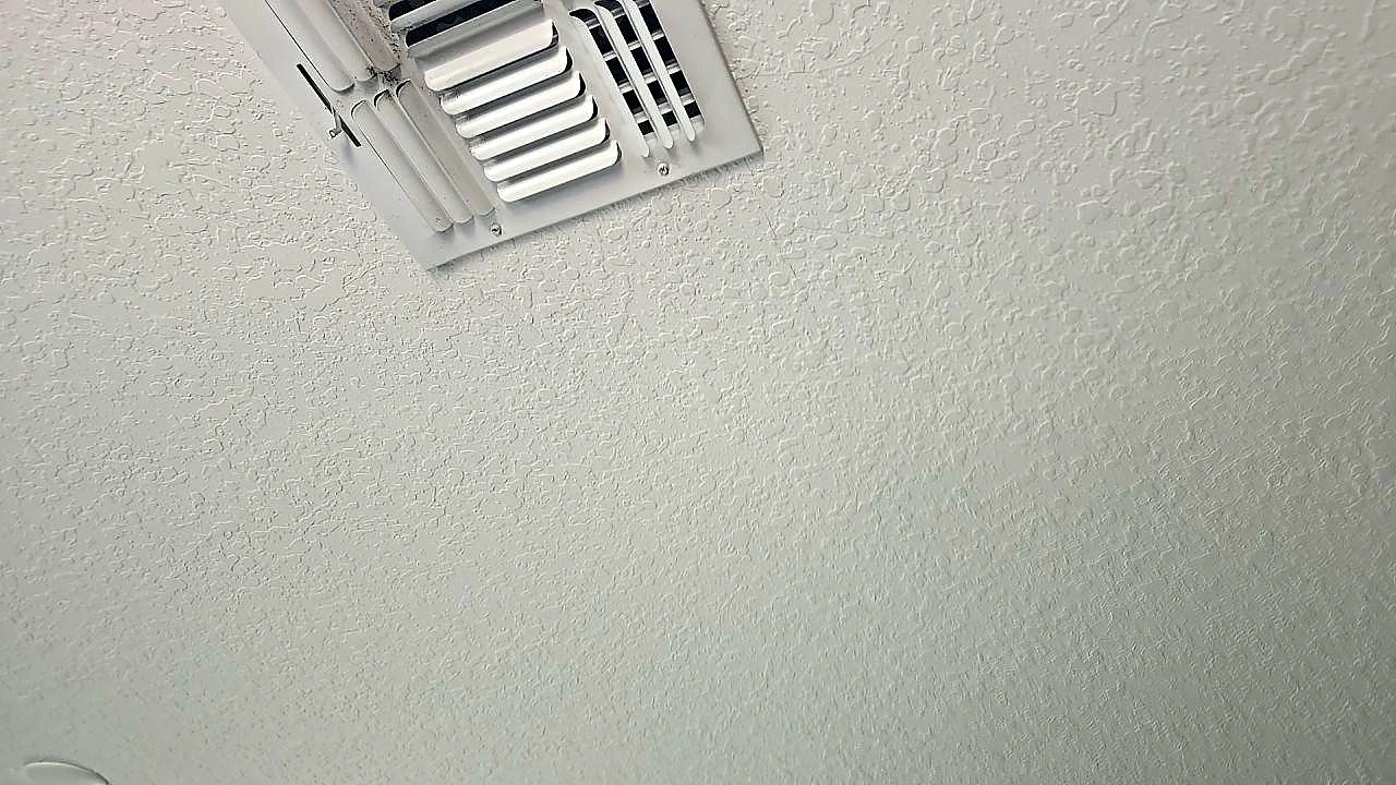 Ceiling surfaces and an air grille included in the smoke-cleaning work.